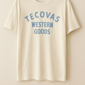 Tecovas “Western Goods” Graphic Tee – Off-White & Blue – Women’s XL